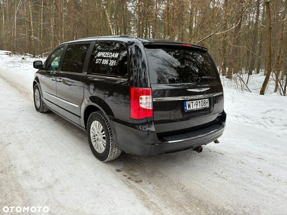 Chrysler Town & Country 3.6 Limited - 13