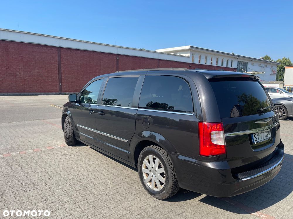 Chrysler Town & Country 3.6 Limited - 8