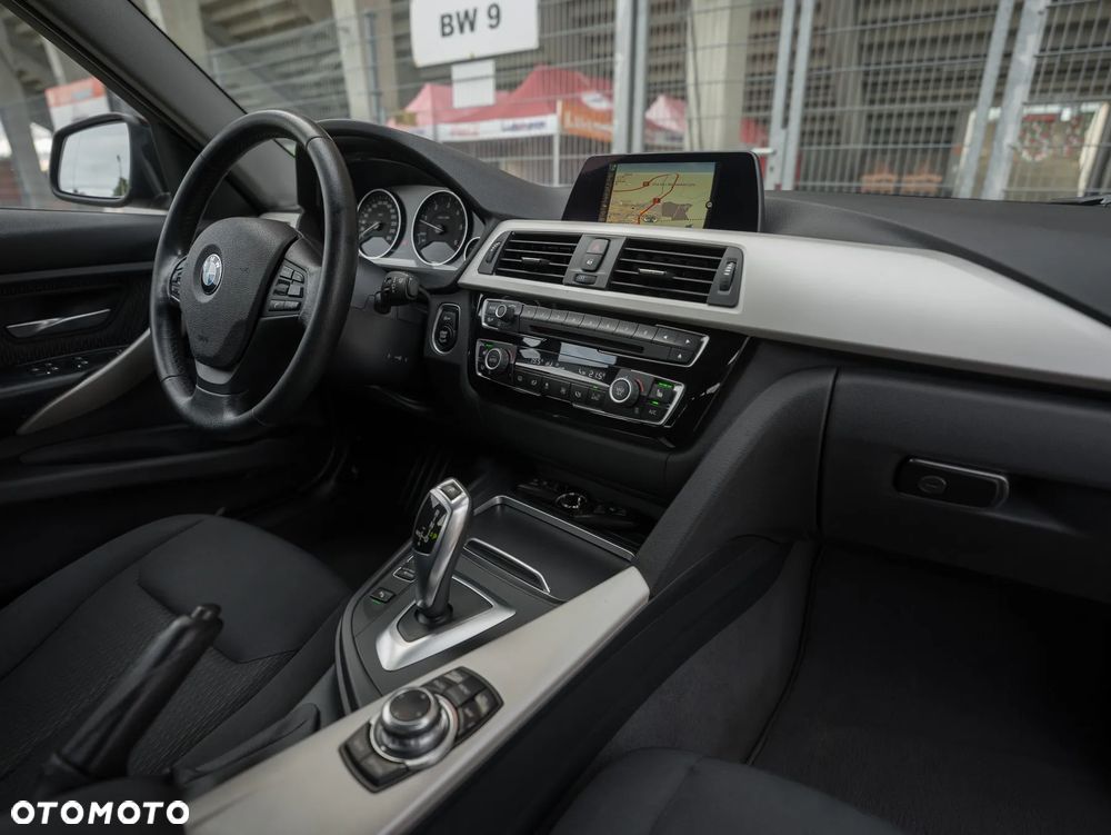 BMW Seria 3 320d Advantage - 23
