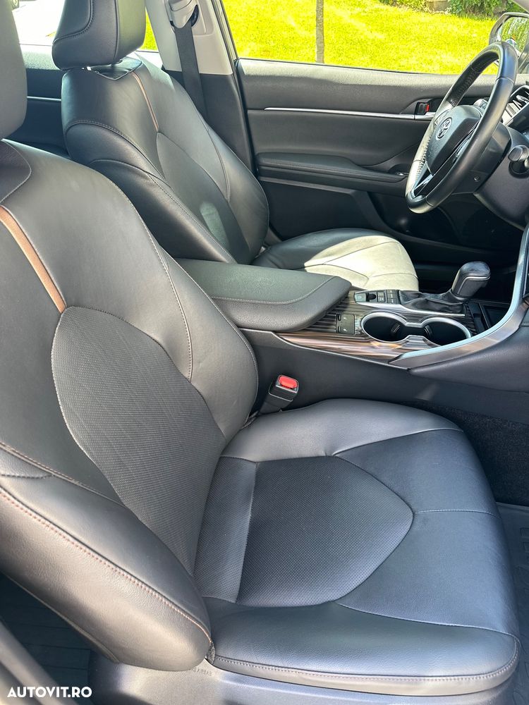 Toyota Camry 2.5 Exclusive - 17