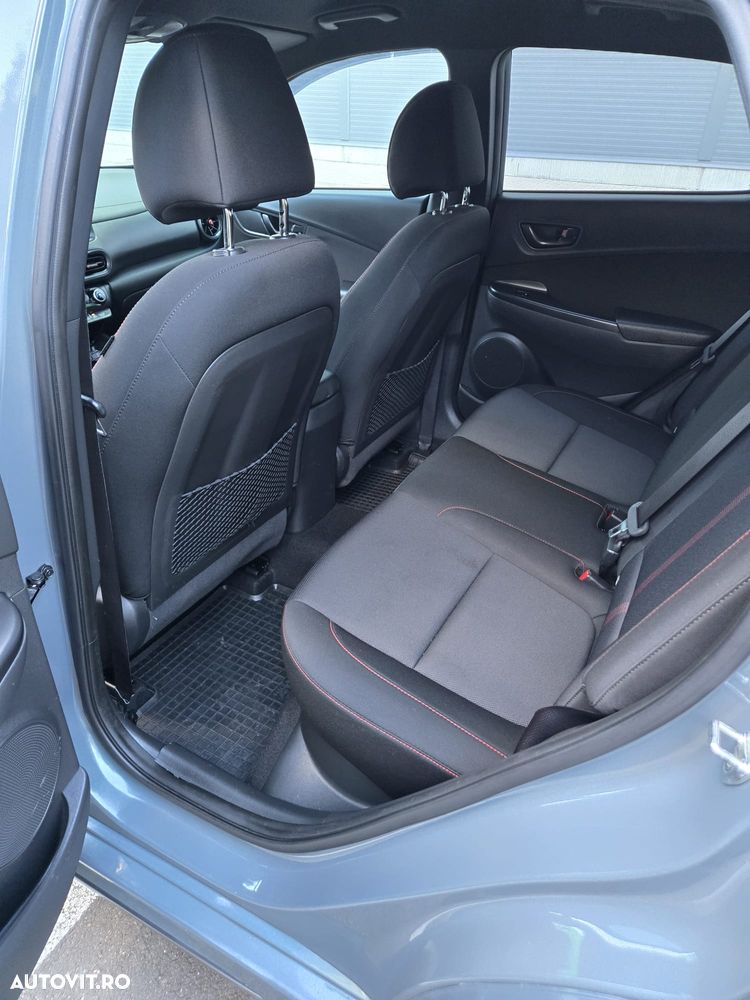 Hyundai KONA - 13