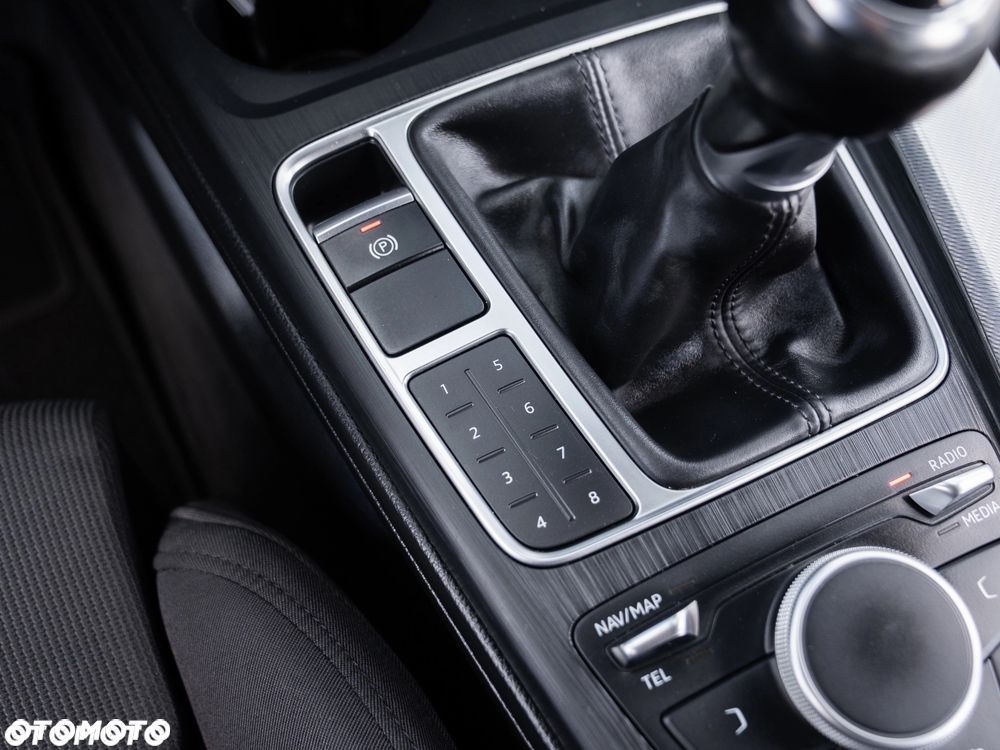 Audi A4 Avant 2.0 TDI DPF S line Sportpaket - 33