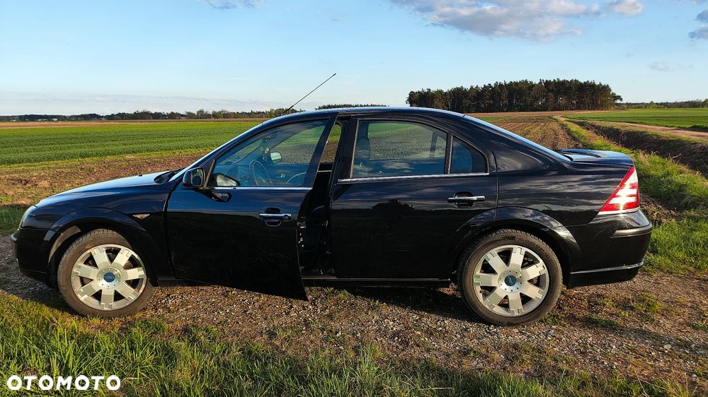 Ford Mondeo 2.0 FF Titanium - 29
