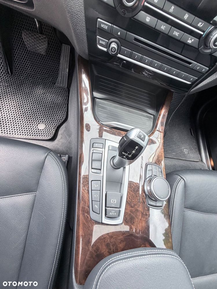 BMW X3 xDrive28i xLine - 28