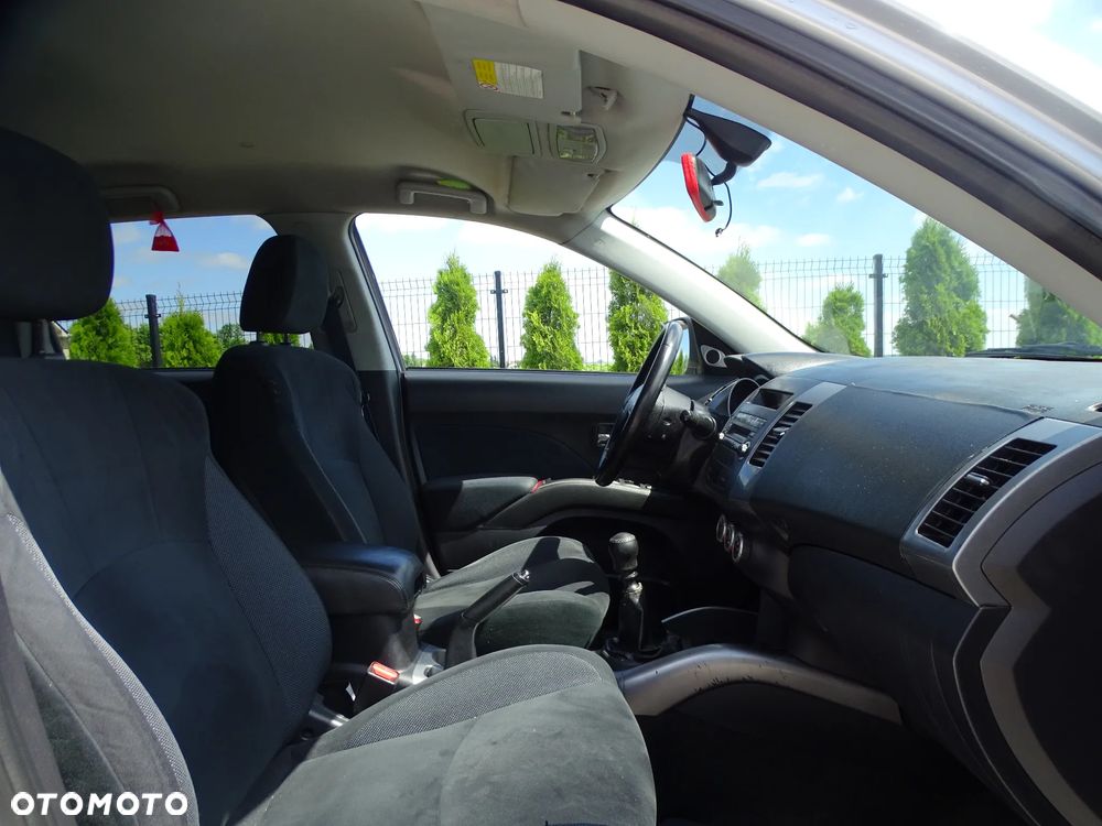 Mitsubishi Outlander 2.0 DID Instyle - 12