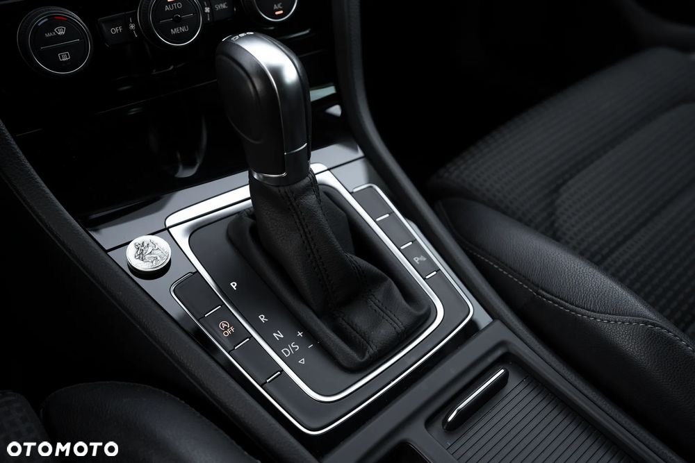 Volkswagen Golf Variant 1.4 TSI BlueMotion Technology DSG Highline - 24