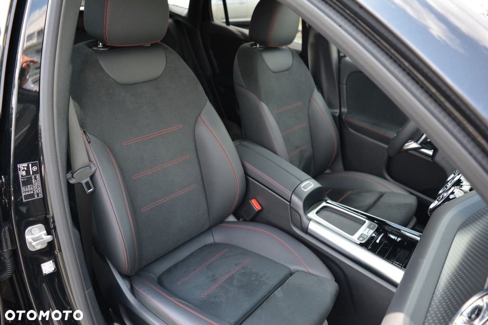 Mercedes-Benz GLA 200 d AMG Line 8G-DCT - 25