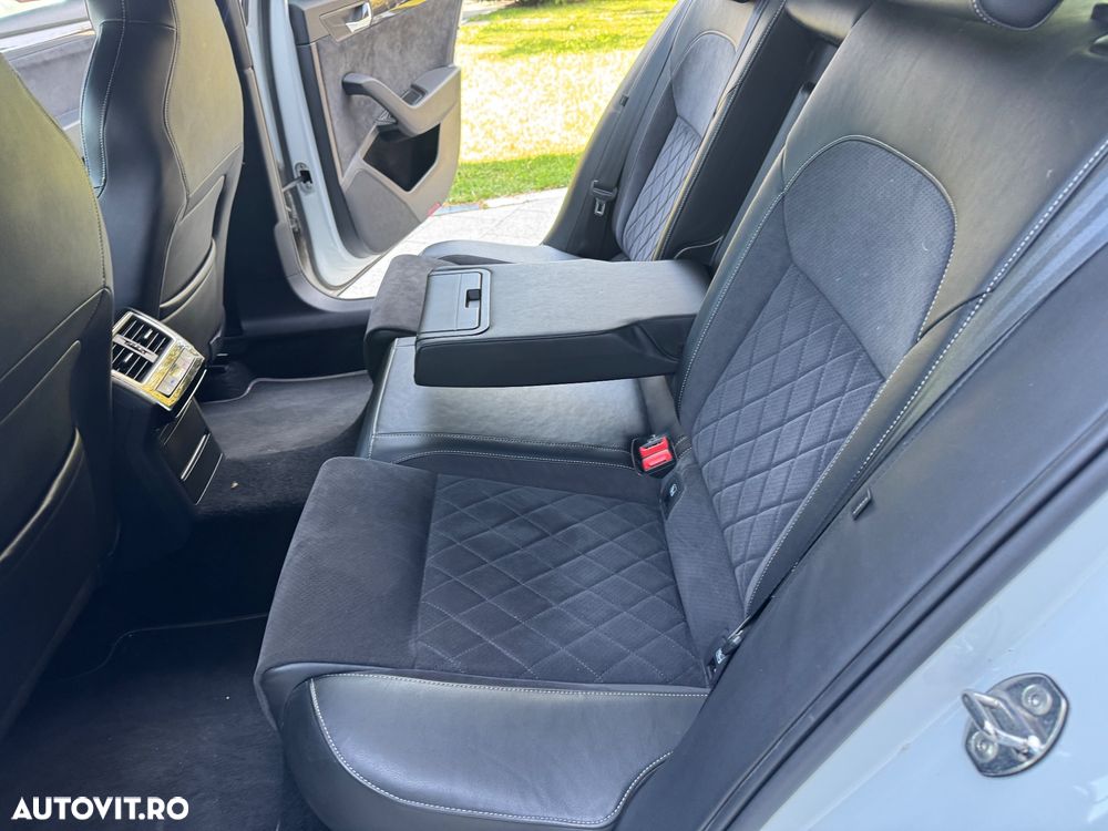 Skoda Superb 2.0 TDI DSG Premium Edition - 29