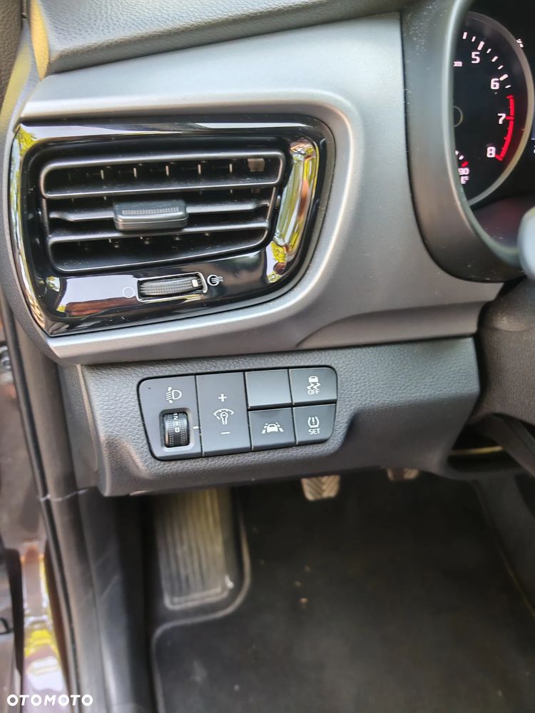 Kia Stonic - 27