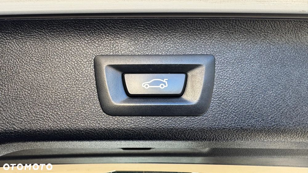 BMW Seria 5 520d Sport Line - 36