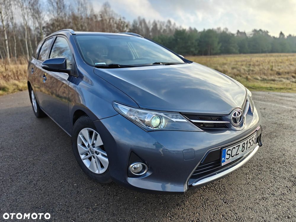 Toyota Auris 1.4 D-4D Premium Comfort - 30