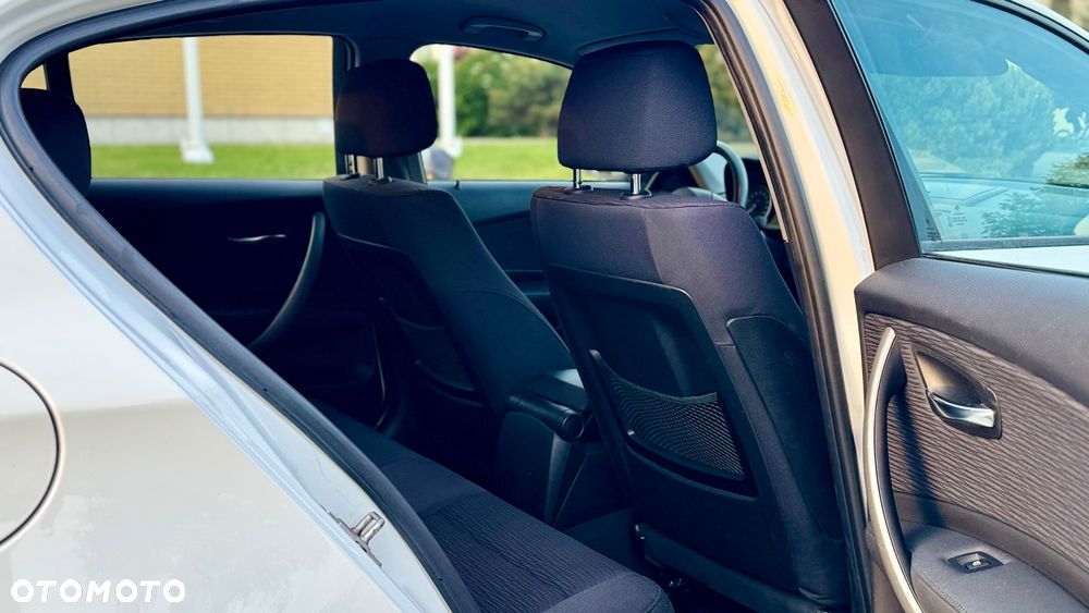 BMW Seria 1 116i - 22