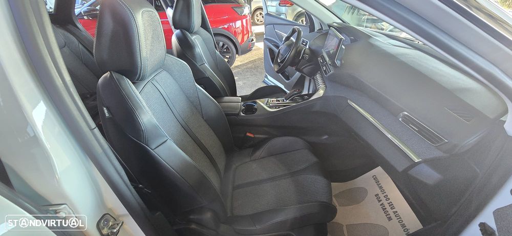 Peugeot 3008 1.6 Hybrid Allure Pack e-EAT8 - 21