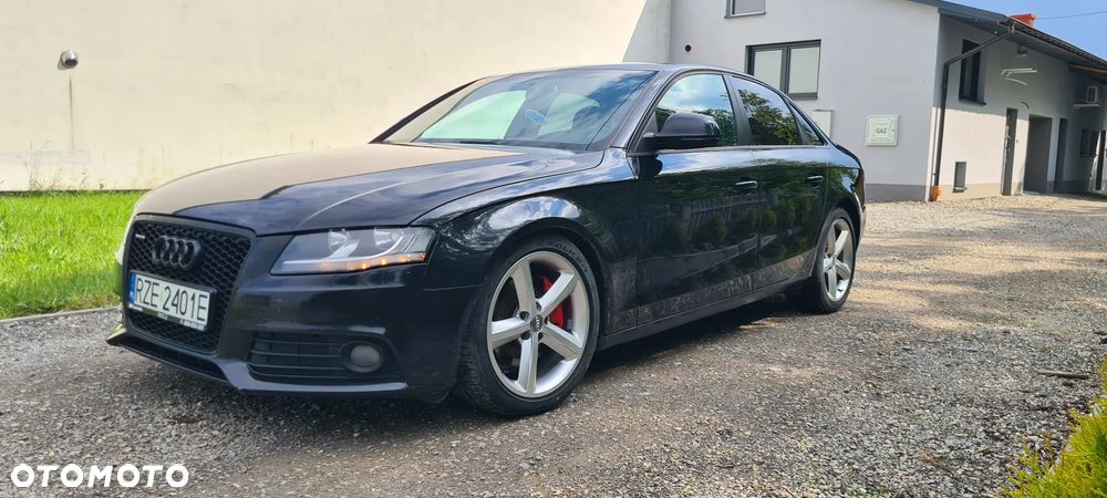 Audi A4 Limousine - 1