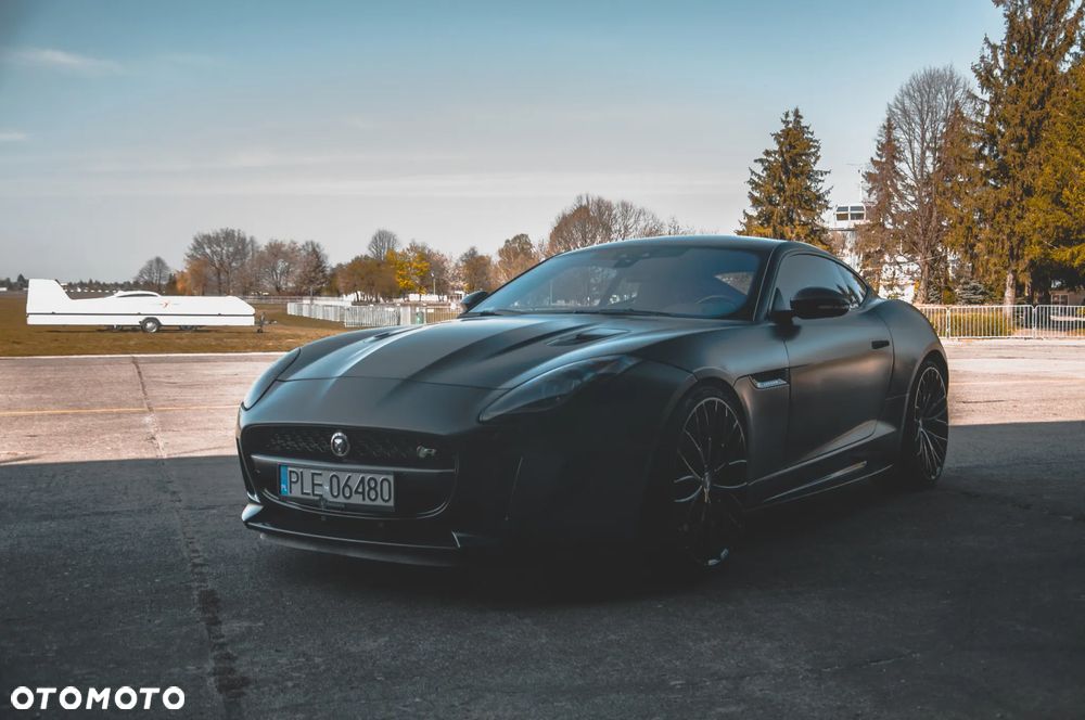 Jaguar F-Type R AWD - 4