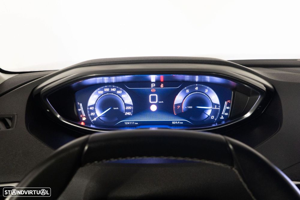 Peugeot 3008 1.2 PureTech Allure EAT8 - 17