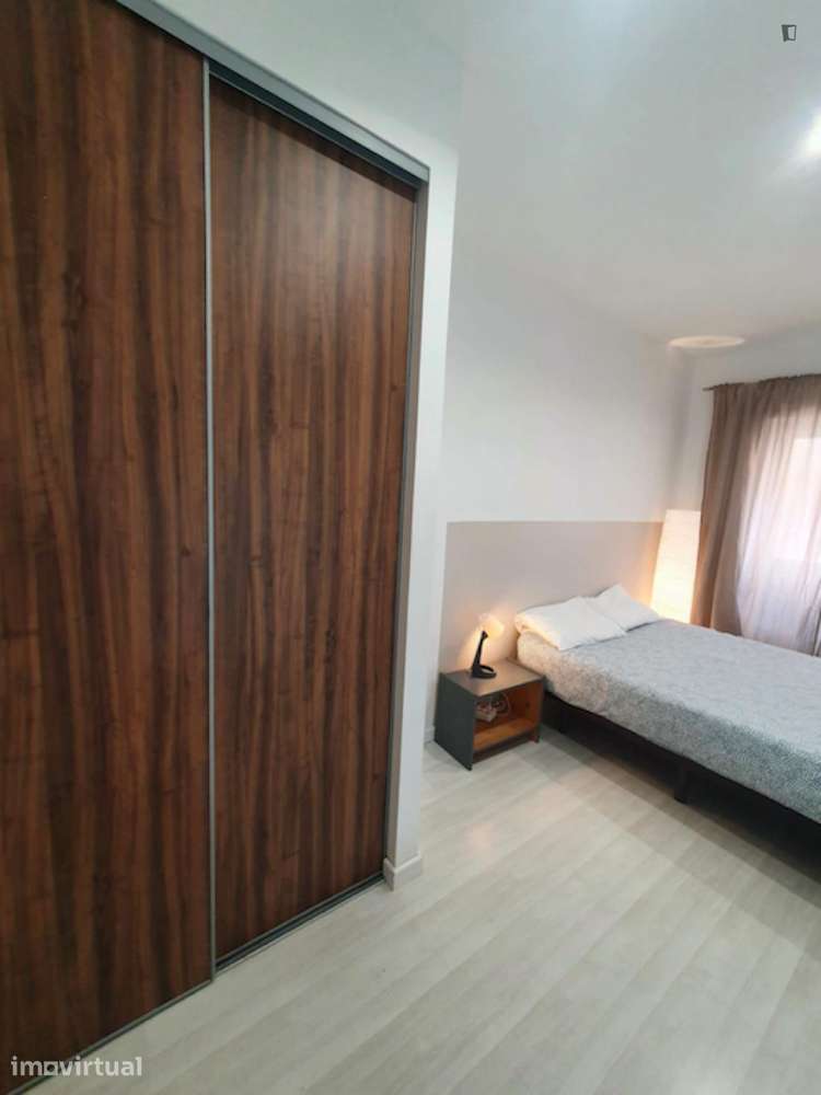 Quarto - localizado em Baixa Coimbra - Grande imagem: 4/16
