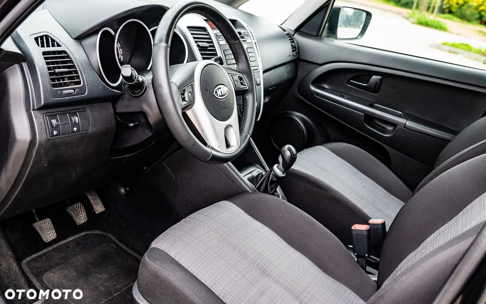 Kia Venga 1.4 L - 10