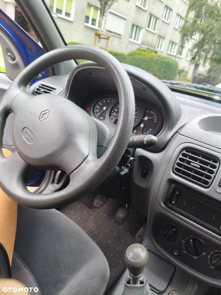 Renault Clio - 7