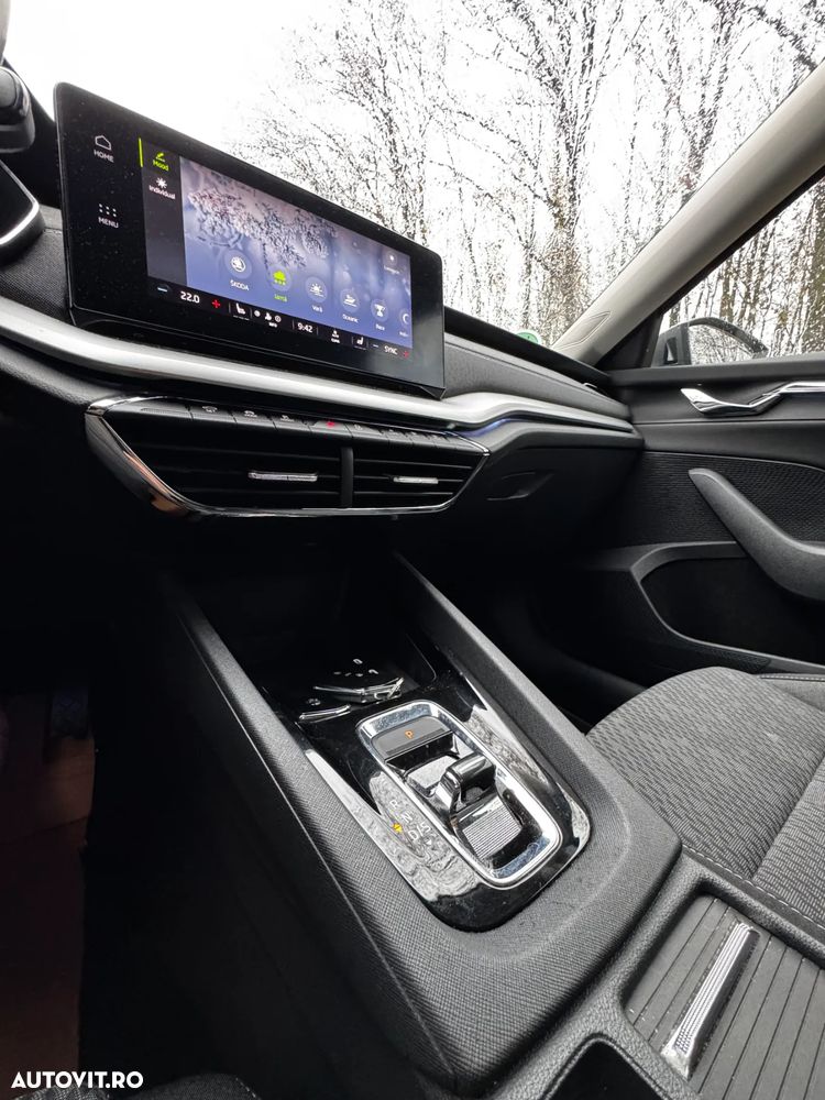 Skoda Octavia Combi 2.0 TDI DSG Exclusive Plus - 20