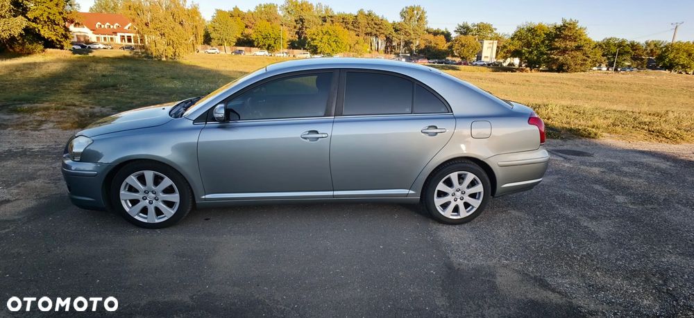 Toyota Avensis 2.0 D-4D - 1