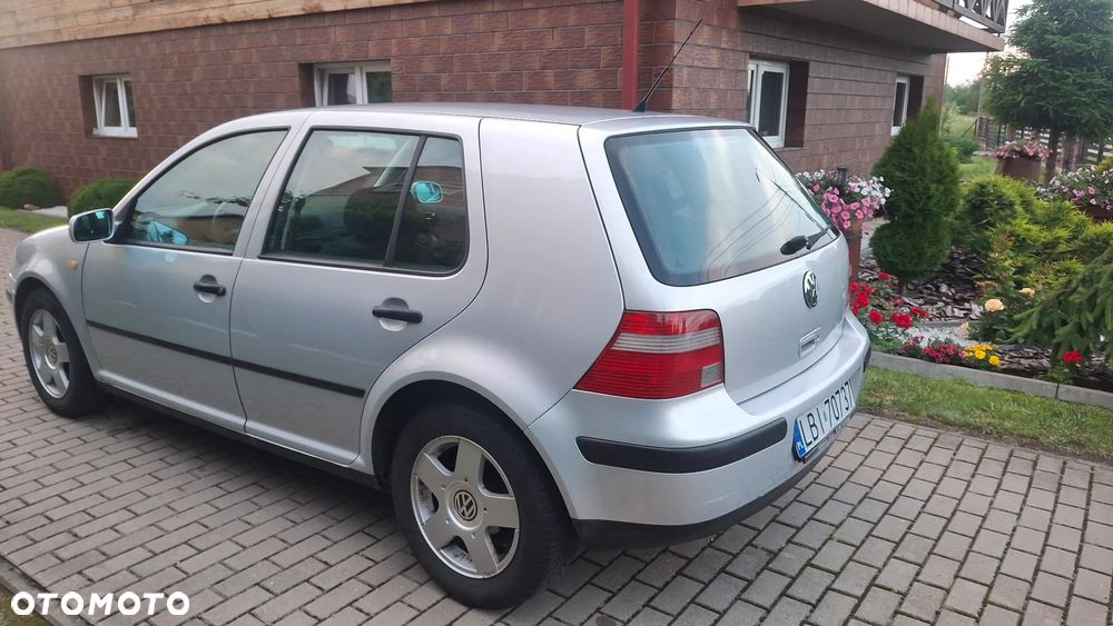 Volkswagen Golf - 3