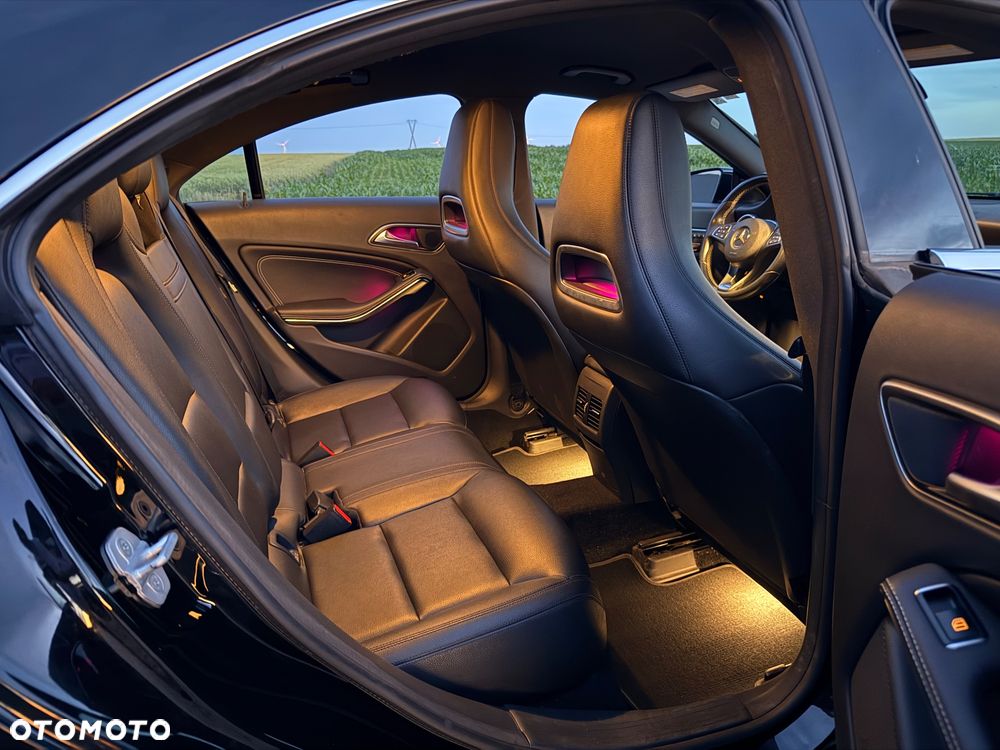 Mercedes-Benz CLA 250 4Matic 7G-DCT Urban - 21