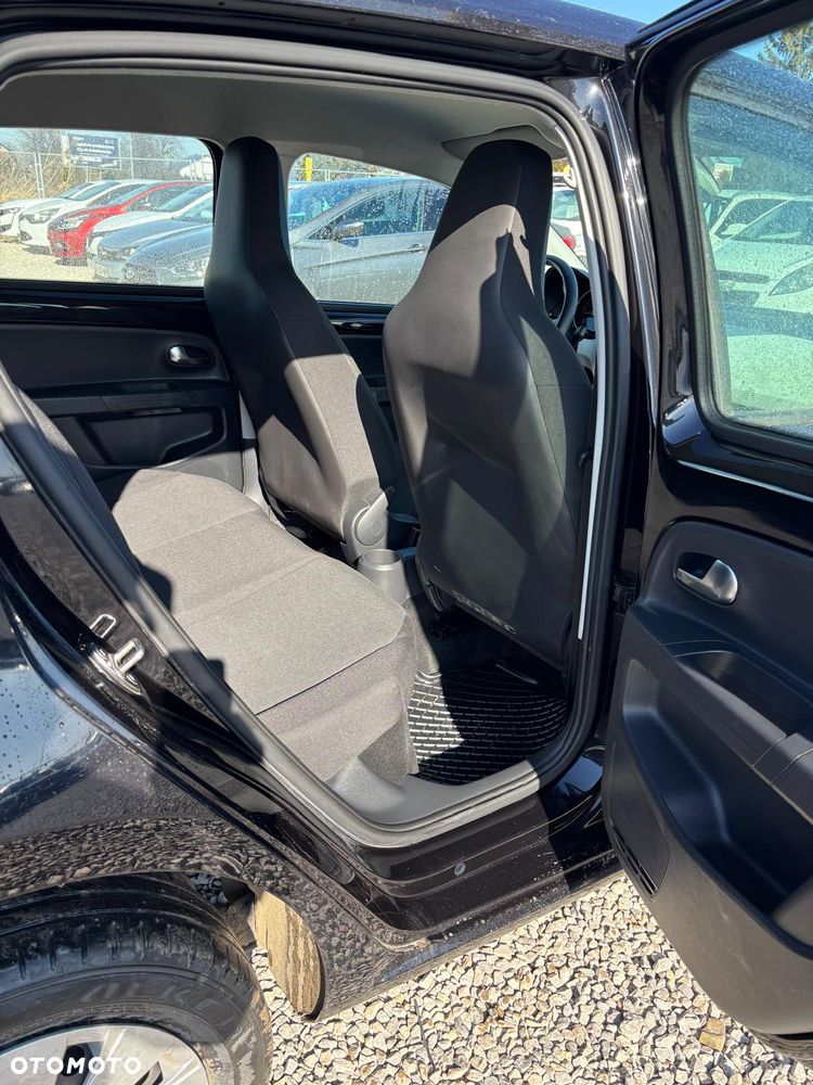 Volkswagen up! move - 9