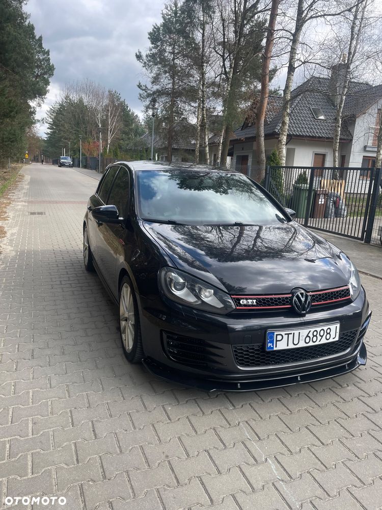 Volkswagen Golf - 8