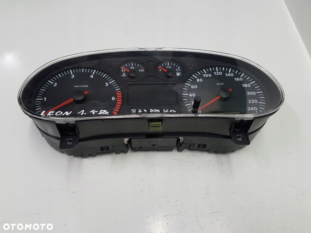 LEON I TOLEDO LICZNIK ZEGARY W01M0920801 225tyś.km - 6