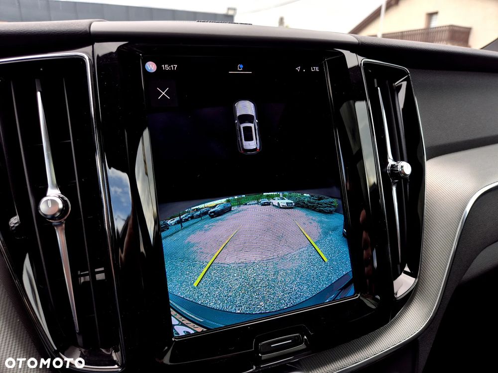 Volvo XC 60 T6 Plug-In Hybrid AWD Plus Dark - 23