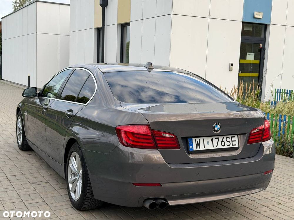 BMW Seria 5 525d xDrive - 5