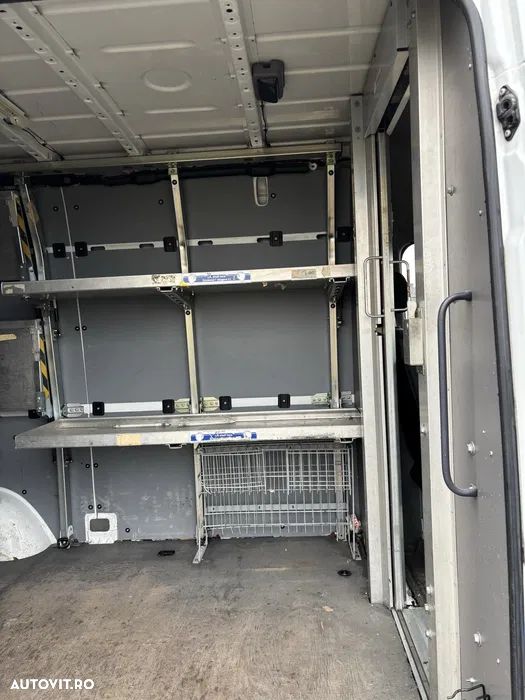 Mercedes-Benz Sprinter - 4