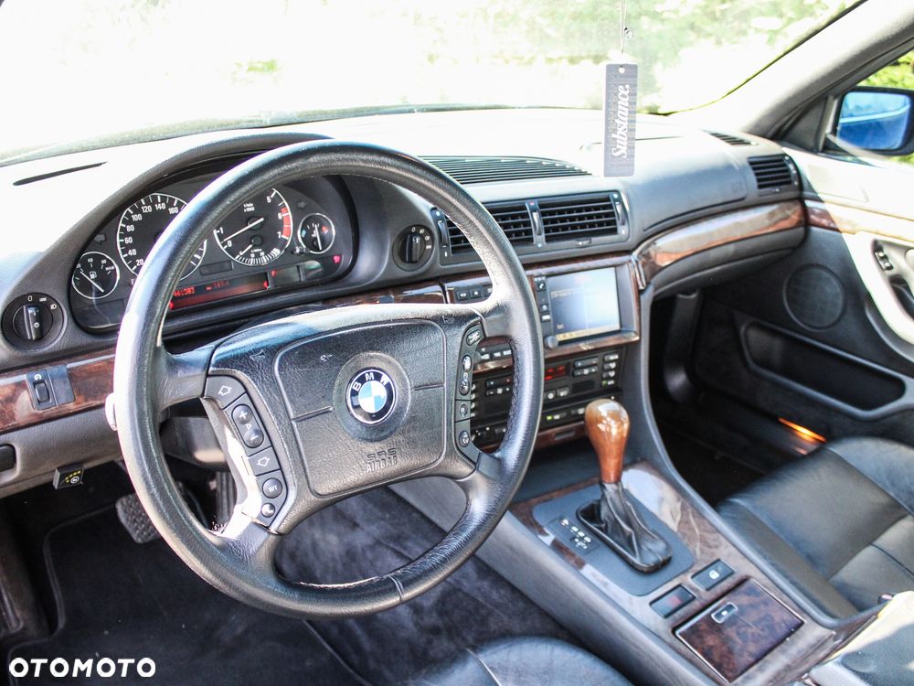 BMW Seria 7 740i - 9