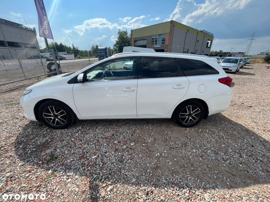 Toyota Auris 1.6 Premium + - 30