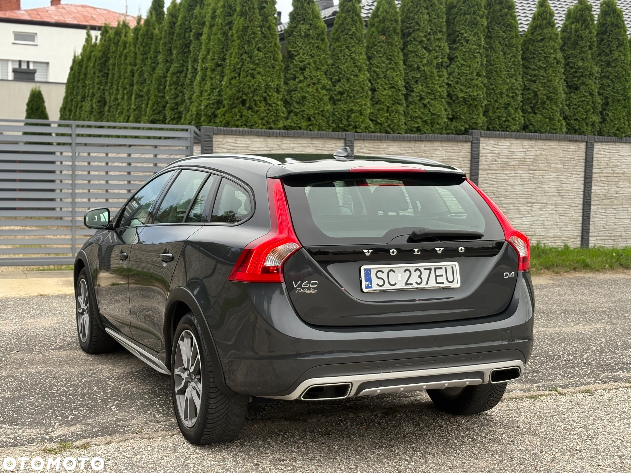 Volvo V60 Cross Country D4 Drive-E Momentum - 24