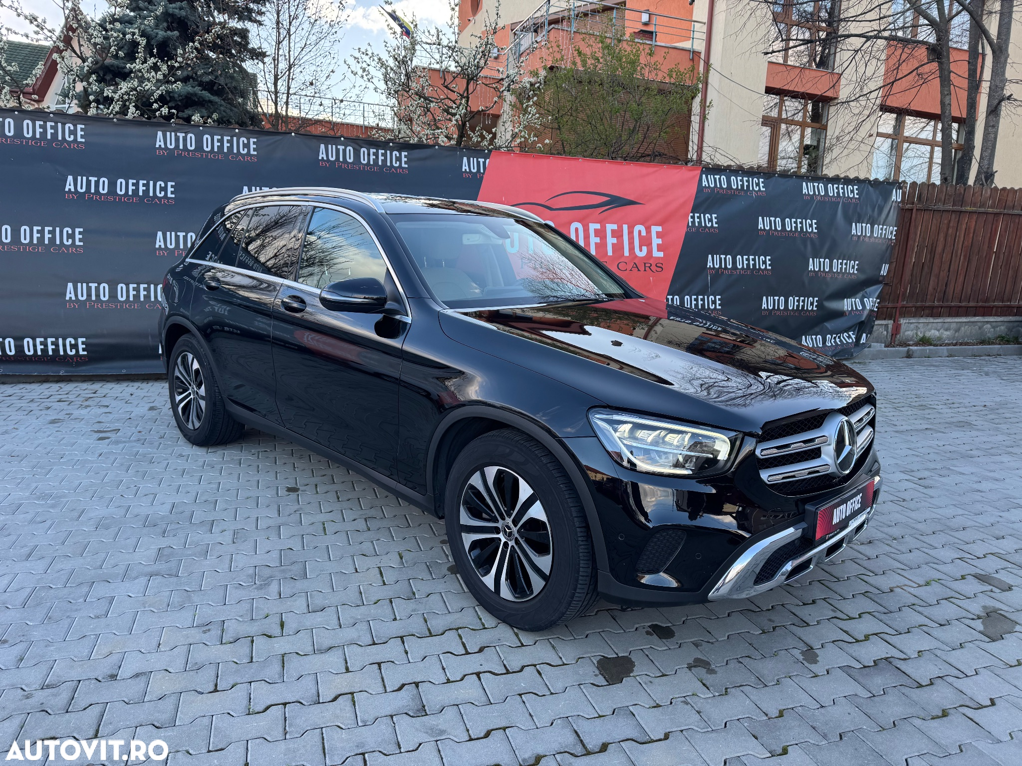 Mercedes-Benz GLC - 9