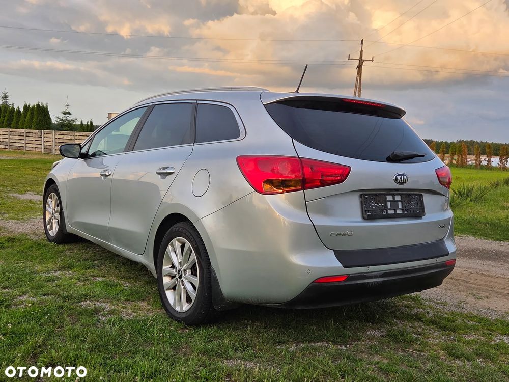 Kia Ceed 1.6 CRDi L Business Line DCT - 4