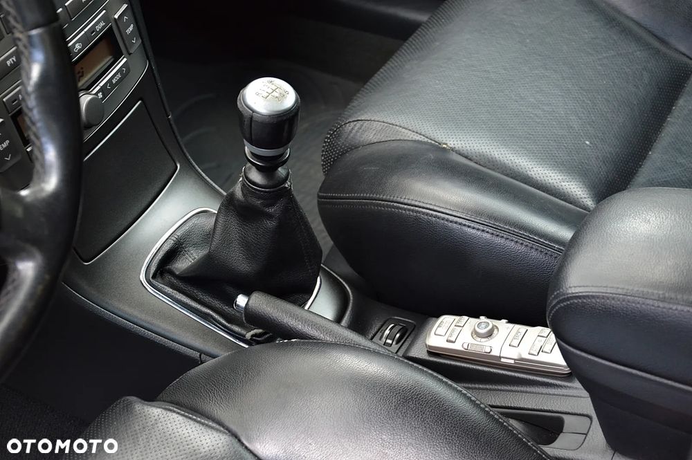 Toyota Avensis 2.2 D-4D Prestige - 10