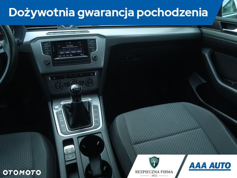Volkswagen Passat - 9