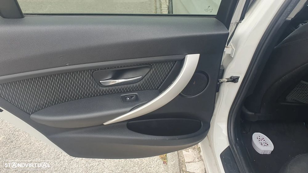 BMW 318 d Aut. - 15