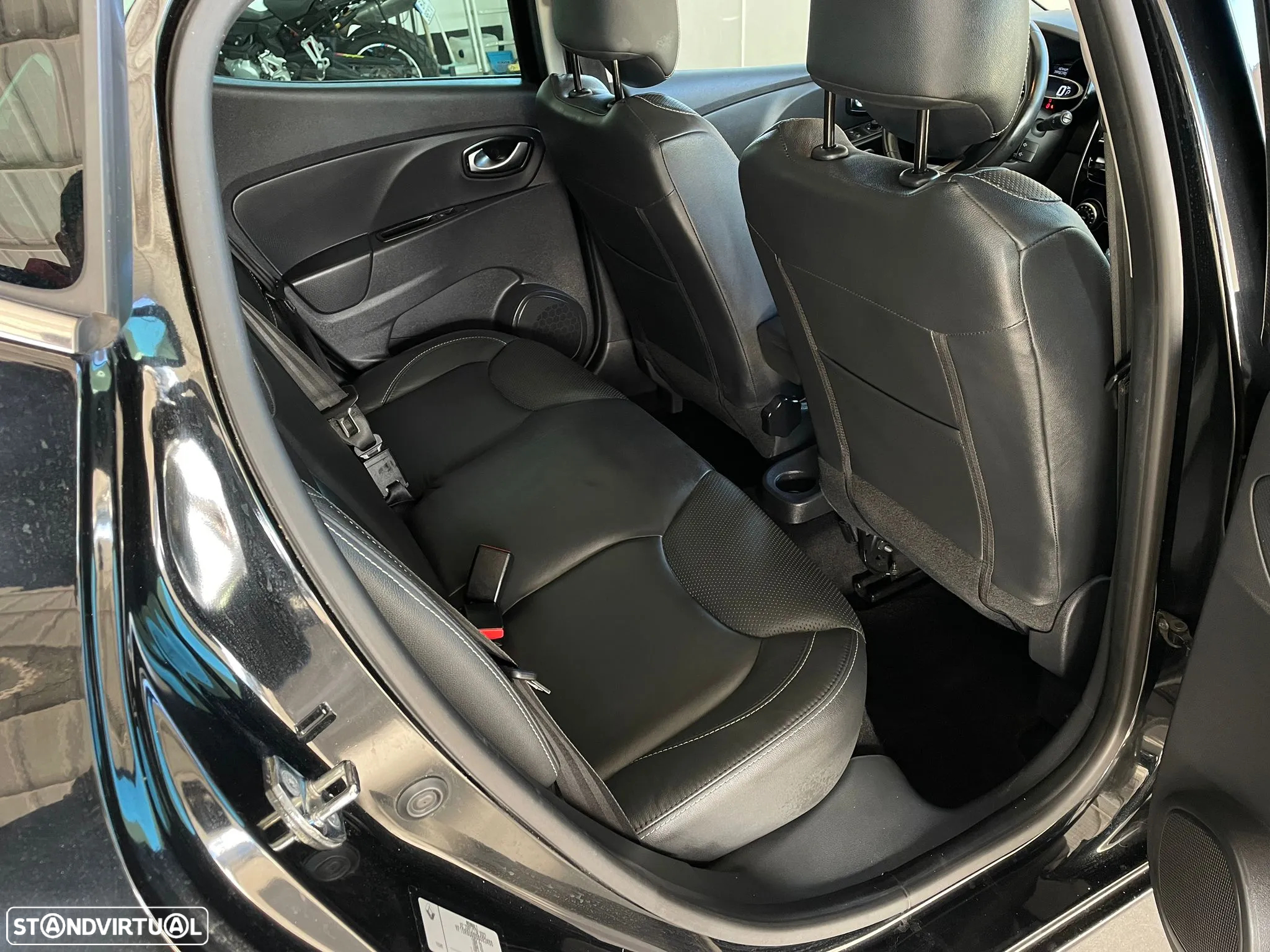 Renault Clio 1.2 TCE GT EDC - 28