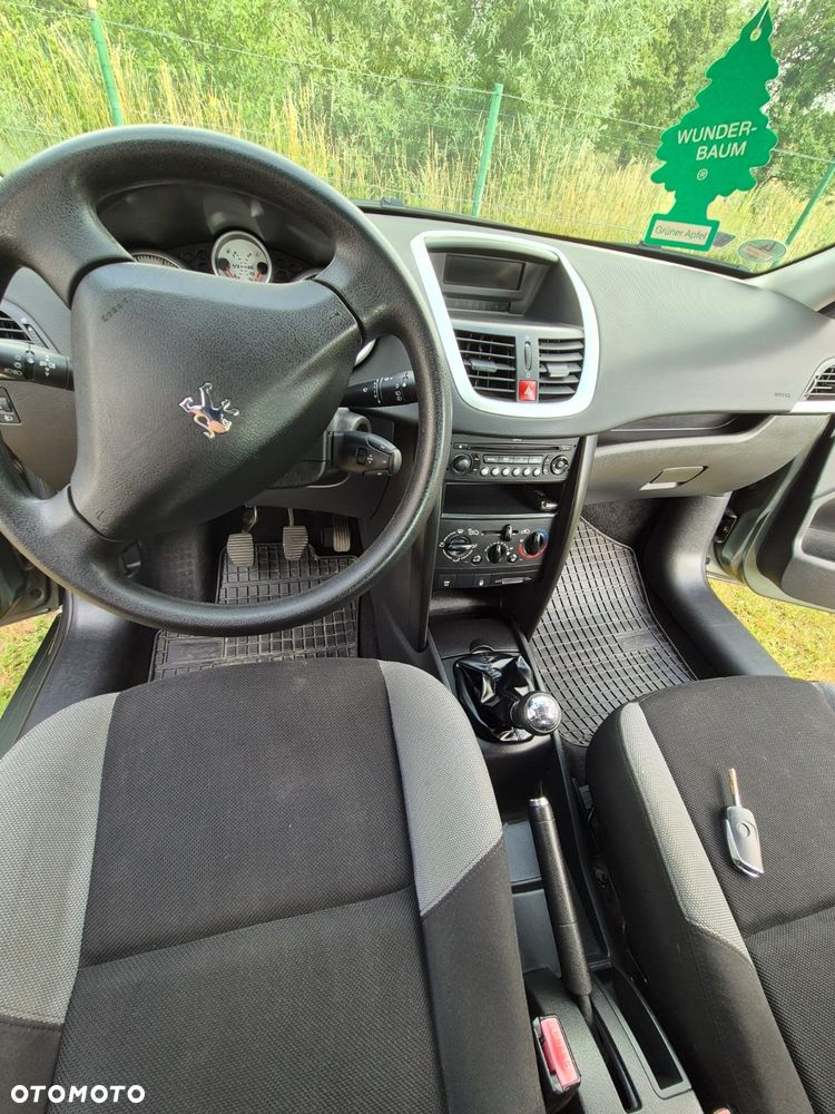 Peugeot 207 1.4 16V Trendy - 4