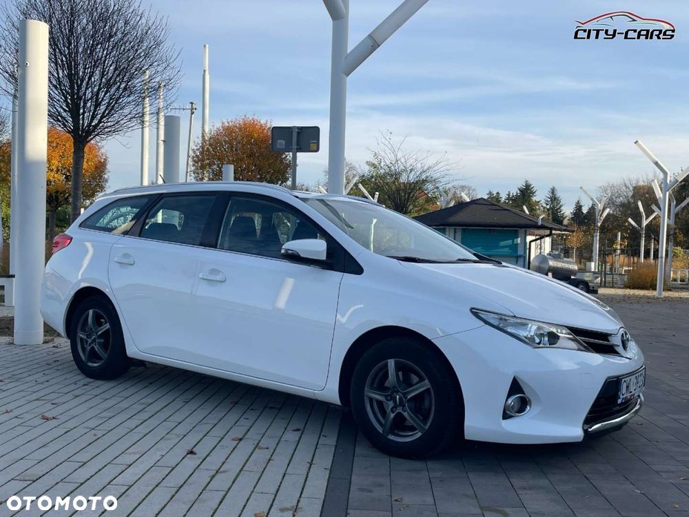 Toyota Auris - 16