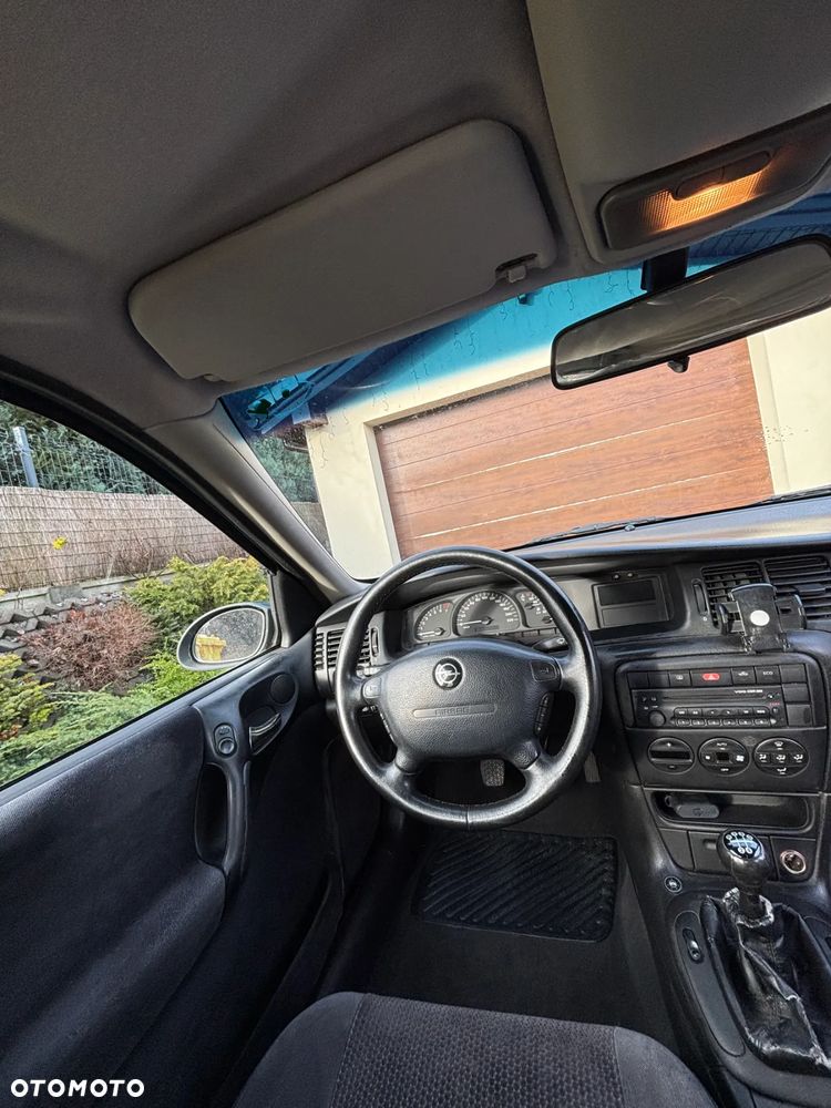 Opel Vectra 1.8 Base - 12