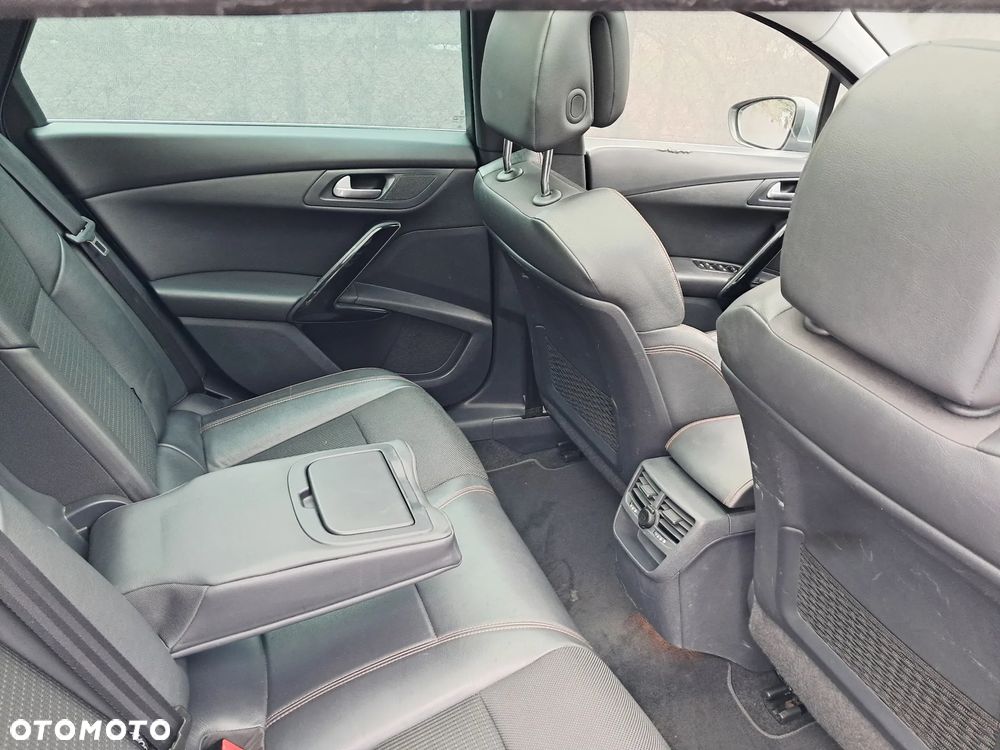 Peugeot 508 RXH Hybrid4 - 8