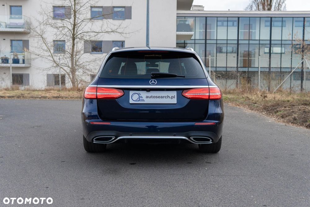 Mercedes-Benz Klasa E 220 d 4Matic 9G-TRONIC AMG Line - 6