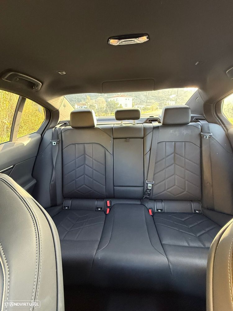 BMW 530 e Pack Desportivo M - 14