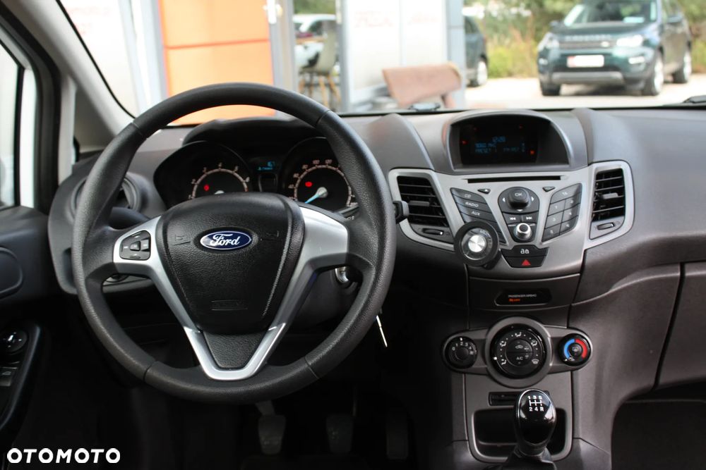 Ford Fiesta 1.25 Trend Edition - 25