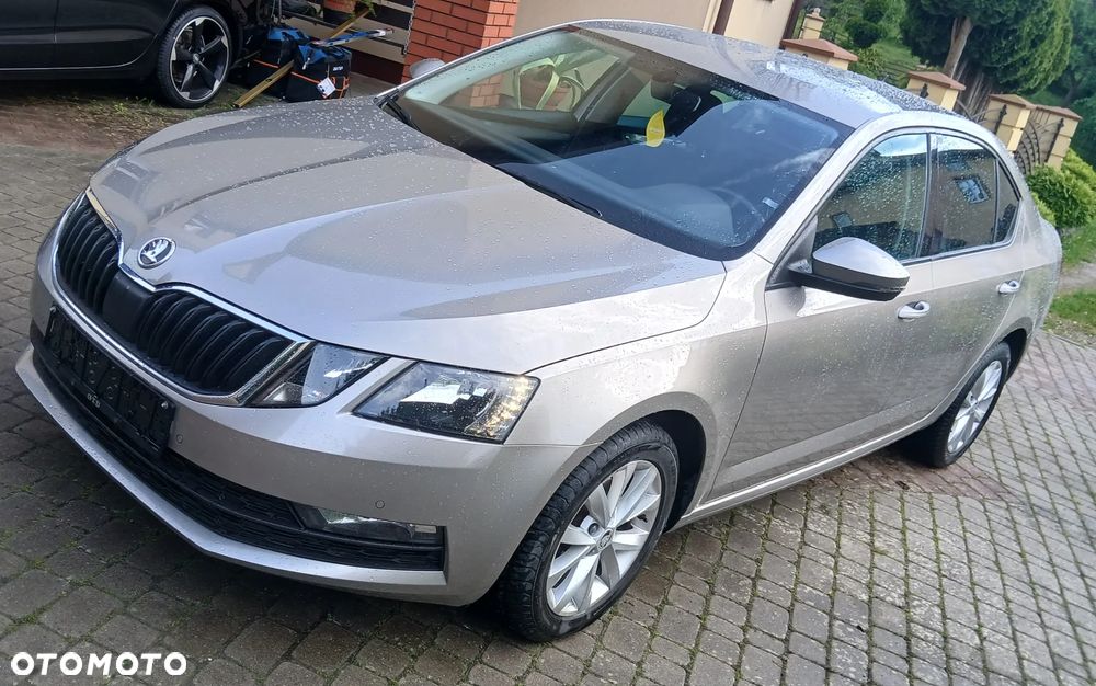 Skoda Octavia 1.6 TDI DSG Ambition - 11